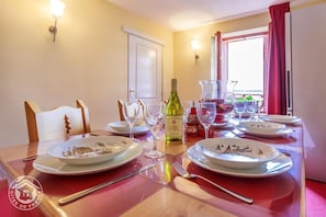 Dining - Maison DE Basile - Avrieux (AVRIEUX)