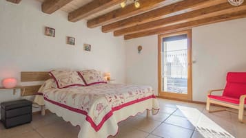 3 Schlafzimmer, Bügeleisen/Bügelbrett