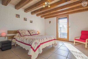 3 bedrooms, iron/ironing board - LA Petite Reine - Myans (MYANS)