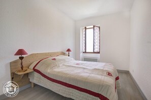 1 chambre, fer et planche à repasser, Wi-Fi gratuit