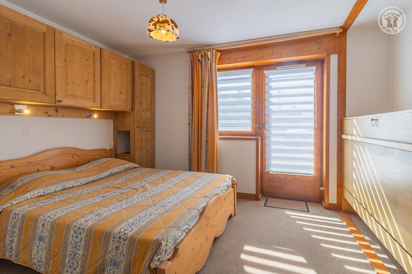 2 bedrooms, iron/ironing board, travel cot, free WiFi