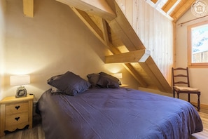 4 chambres, fer et planche à repasser, lit parapluie, Wi-Fi gratuit