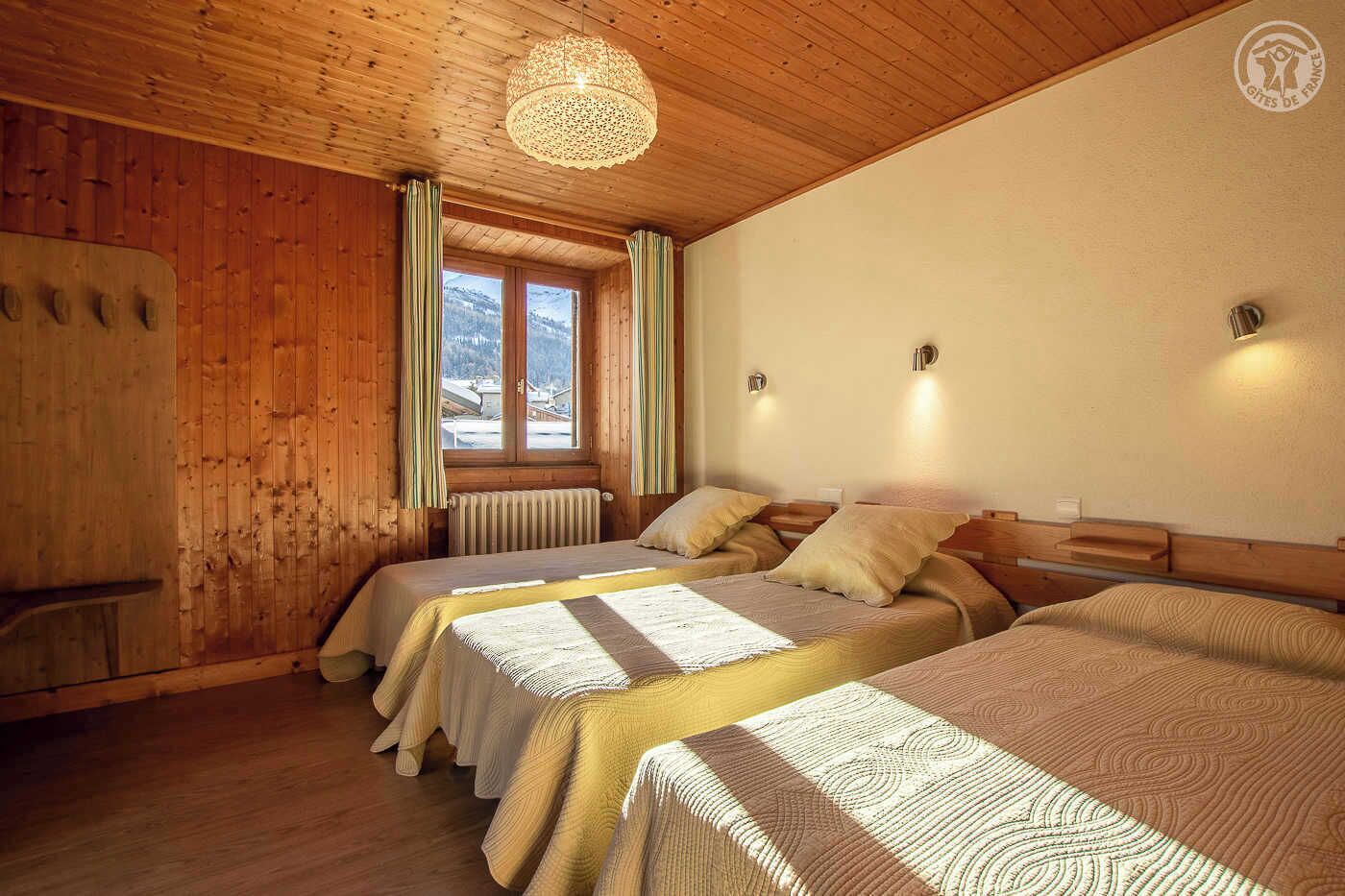 3 bedrooms, iron/ironing board, travel crib, free WiFi