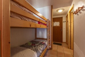 2 soverom, strykejern/-brett og wi-fi (inkludert)