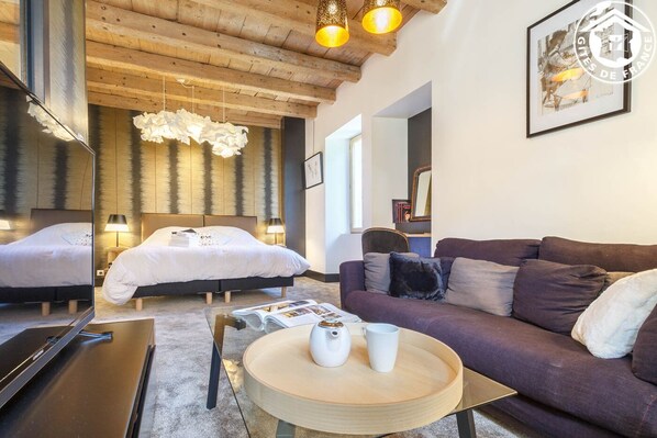 1 bedroom, iron/ironing board, travel crib, free WiFi