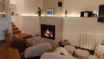 Tv, pejs, dvd-afspiller, stereoanlĂŠg