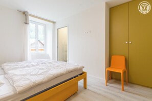 6 soverom, strykejern/-brett, reiseseng for barn og wi-fi (inkludert)