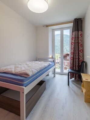6 Schlafzimmer, Bügeleisen/Bügelbrett, Reisekinderbett, kostenloses WLAN
