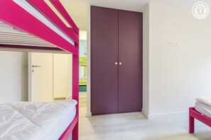 6 chambres, fer et planche à repasser, lit parapluie, Wi-Fi gratuit