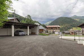 Property grounds - DE Saint Jean Baptiste (BEAUFORT ARECHES)