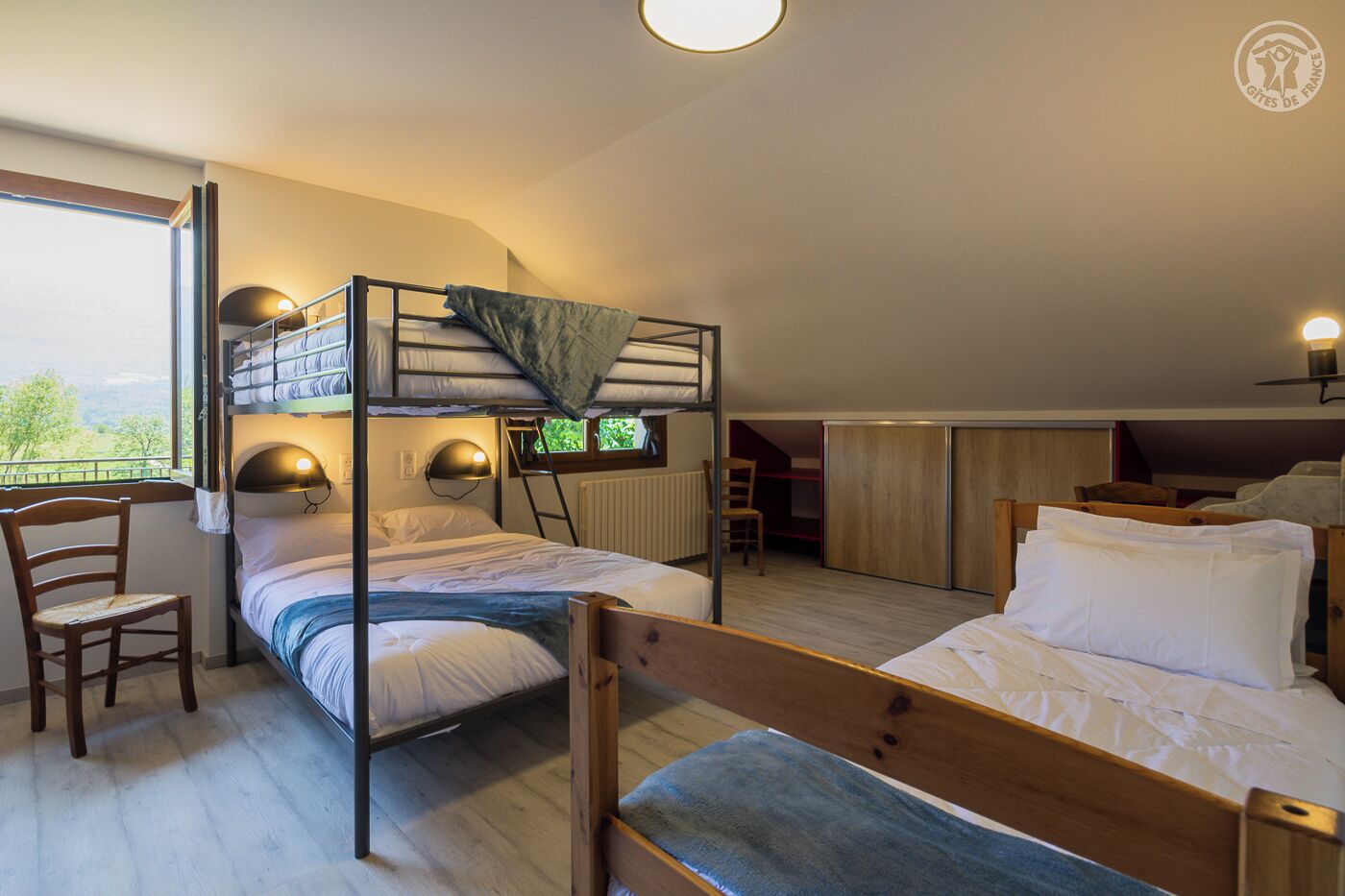 6 chambres, fer et planche à repasser, lit parapluie, Wi-Fi gratuit