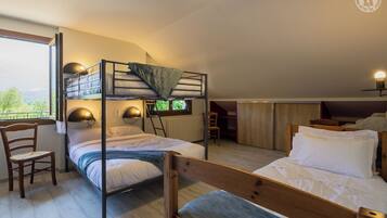 6 chambres, fer et planche à repasser, lit parapluie, Wi-Fi gratuit