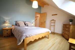 2 slaapkamers, een strijkplank/strijkijzer, gratis wifi