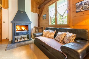 TV, fireplace, DVD player, stereo