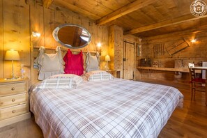 4 chambres, fer et planche à repasser, lit parapluie, Wi-Fi gratuit