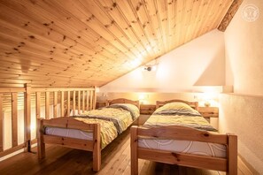 3 bedrooms, iron/ironing board, travel crib, free WiFi