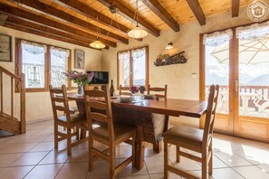 Dining - Gite DES Colonnes - St-pancrace (ST-PANCRACE)