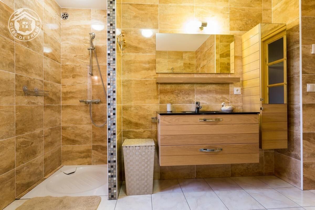 Bathtub, hair dryer