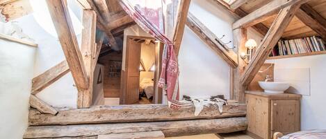 3 bedrooms, iron/ironing board, travel cot, free WiFi