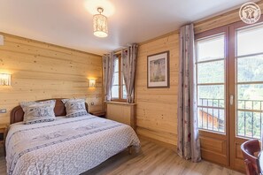 3 Schlafzimmer, B ügeleisen/Bügelbrett, Reisekinderbett, kostenloses WLAN