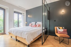 2 bedrooms, iron/ironing board, travel cot, free WiFi