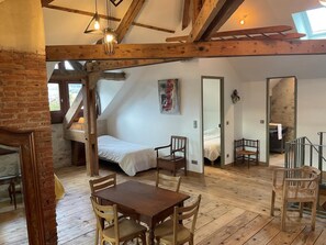 5 bedrooms, iron/ironing board, travel cot, free WiFi - LE Gite DE Myans - Myans (MYANS)