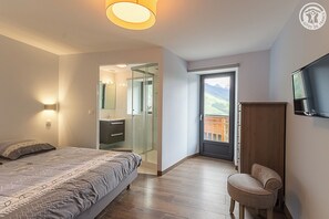 4 chambres, fer et planche à repasser, lit parapluie, Wi-Fi gratuit