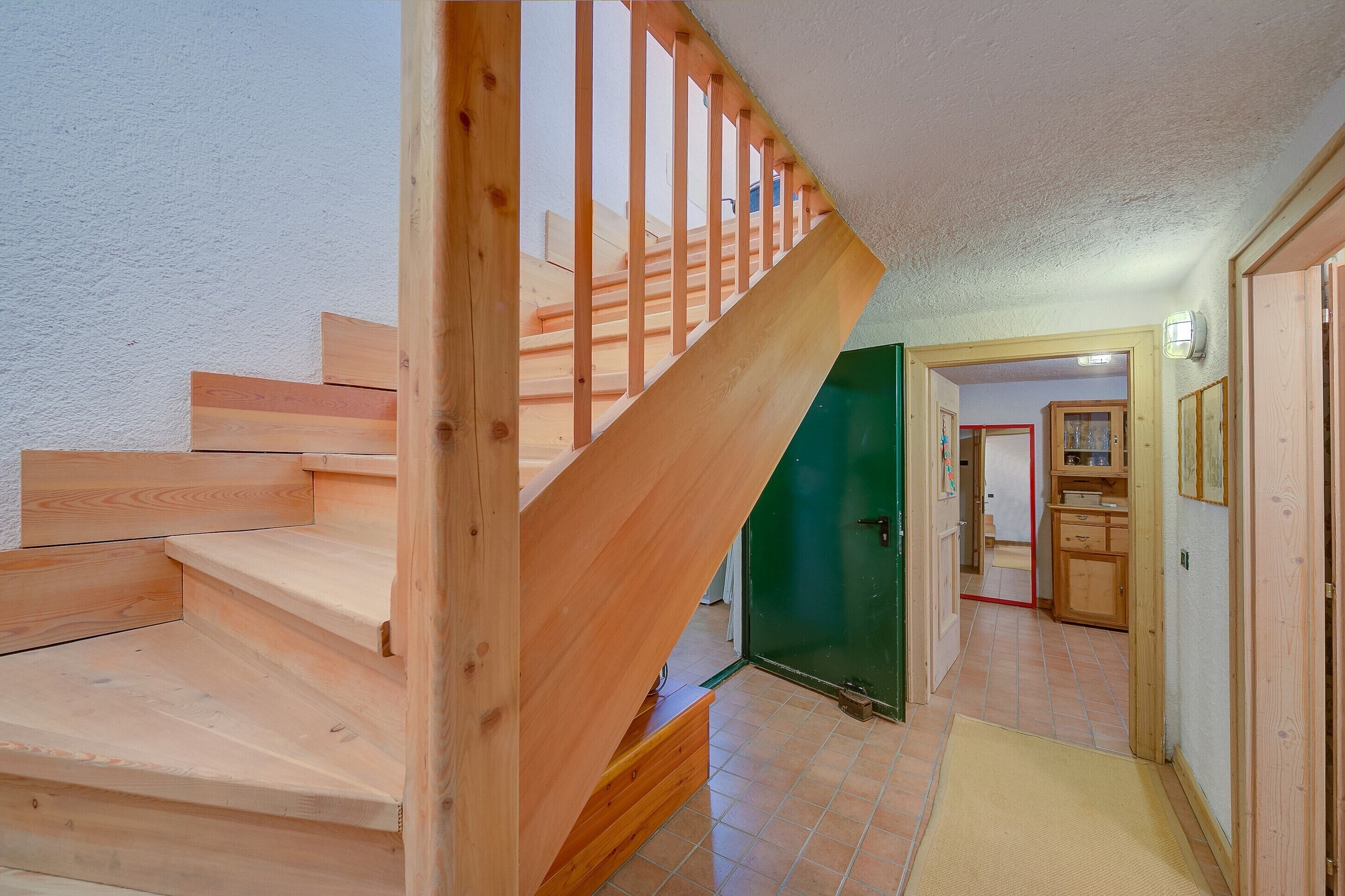 Family Chalet, 4 Bedrooms, Balcony (Chalet Lidia Ski in-Ski out 50m) | Staircase