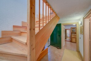 Family Chalet, Multiple Bedrooms (Chalet Lidia Ski in-Ski out 50m) | Staircase - Chalet Lidia Ski in-Ski out 50m (Livigno)