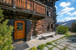 Front of property - Chalet Lidia Ski in-Ski out 50m (Livigno)