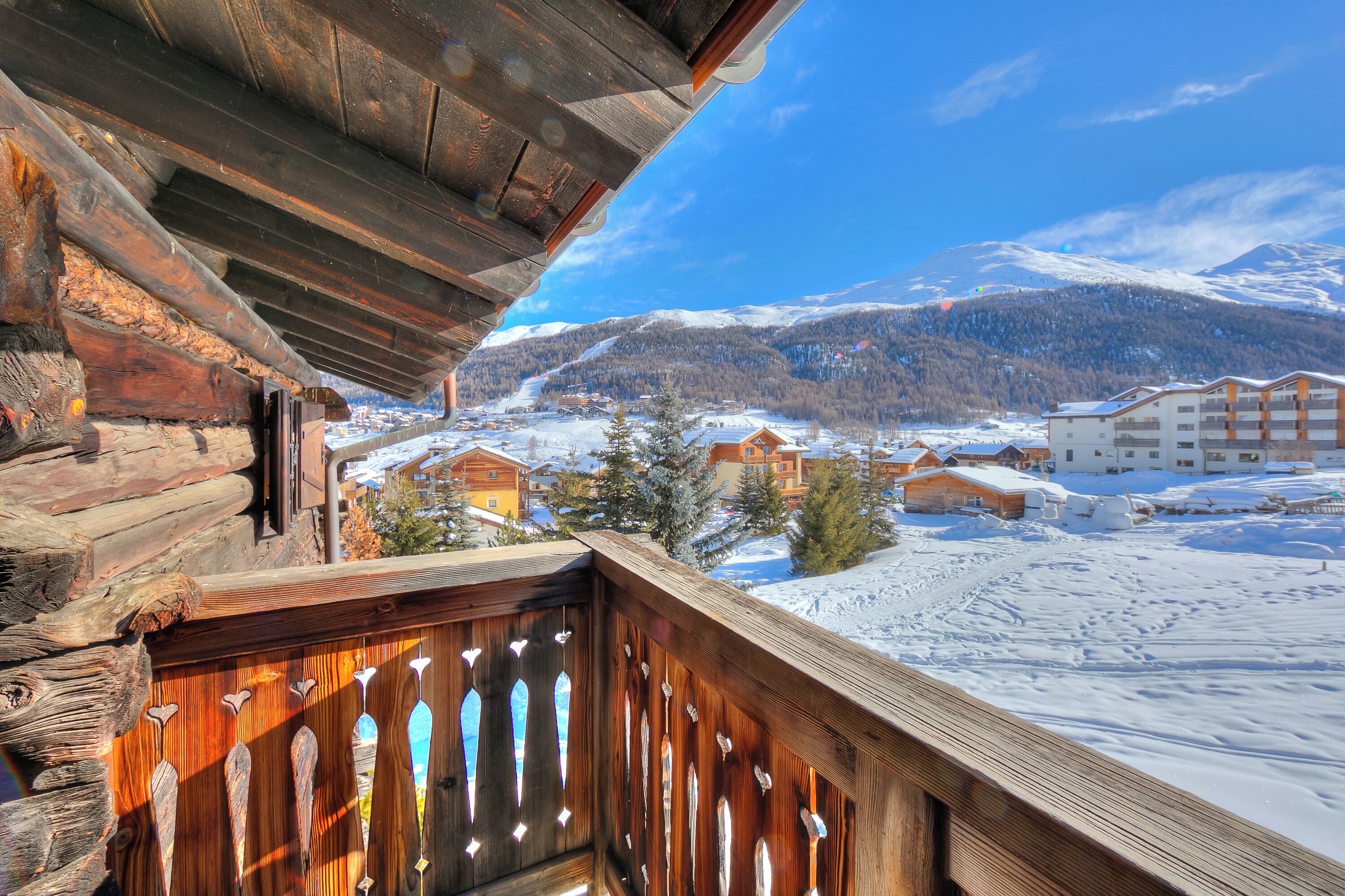 Family Chalet, Multiple Bedrooms (Chalet Lidia Ski in-Ski out 50m) | Property grounds