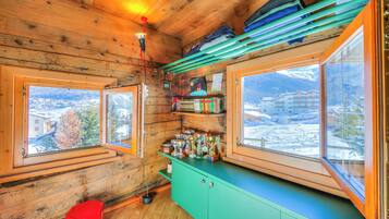 Chalet Keluarga, 4 kamar tidur (Chalet Lidia Ski in-Ski out 50m) | 4 kamar tidur, setrika/meja setrika, Wi-Fi gratis, dan seprai linen
