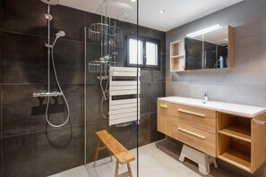 Badewanne, Haartrockner