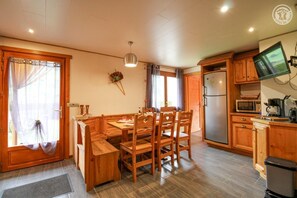 Fridge, microwave, oven, stovetop - LE Santa Maria - Paquerettes (BEAUFORT-ARECHES)
