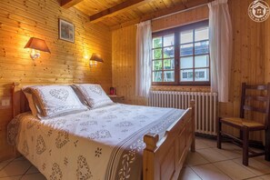 4 Schlafzimmer, Bügeleisen/Bügelbrett, Reisekinderbett, kostenloses WLAN