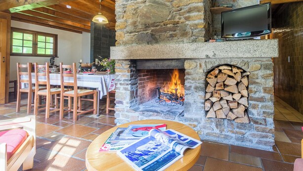 Outdoor dining - LA Flambee - LA Giettaz (LA GIETTAZ)