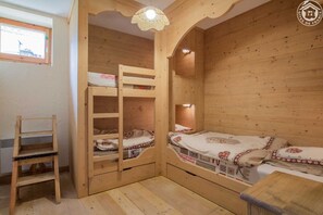 2 bedrooms, iron/ironing board, travel crib, free WiFi
