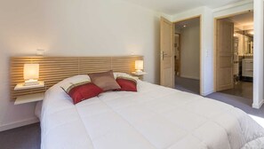 4 Schlafzimmer, Bügeleisen/Bügelbrett, Reisekinderbett, kostenloses WLAN