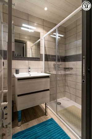 Shower, hair dryer - LE Crocus - Val-cenis (VAL CENIS)