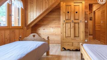 5 chambres, fer et planche à repasser, lit parapluie, Wi-Fi gratuit