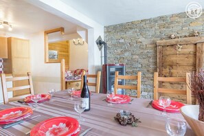 Dining - LA Ferme DES Moulins (VALLOIRE)