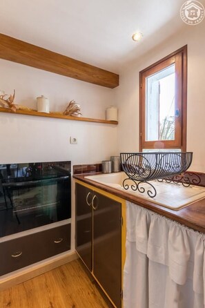 Refrigerador, horno, placa de cocina, tostadora