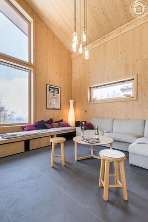 Télévision, lecteur de DVD, chaîne hi-fi