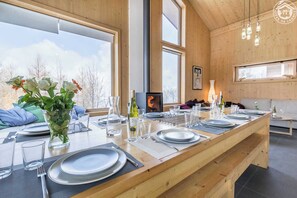 Dining - LE Refuge DE Montgesin (AIME LA PLAGNE)