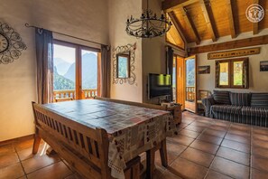 TV, fireplace, DVD player, stereo - Chalet Coeur Vanoise Duplex (CHAMPAGNY EN VANOISE)