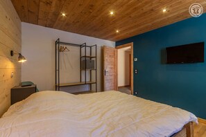 2 bedrooms, iron/ironing board, travel cot, free WiFi - LE Flocon RDC - Bessans (BESSANS)