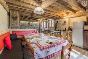 Dining - LA Villa DU Doron - LE Chardon Bleu (VAL CENIS)