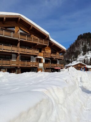 Exterior - Croisse Baulet / Parking (LA GIETTAZ)