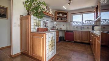 Frigorífic, forn, placa de cuina i rentaplats