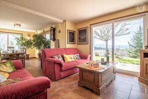 TV, DVD player - Chez LES "ours" - Rochefort (ROCHEFORT)